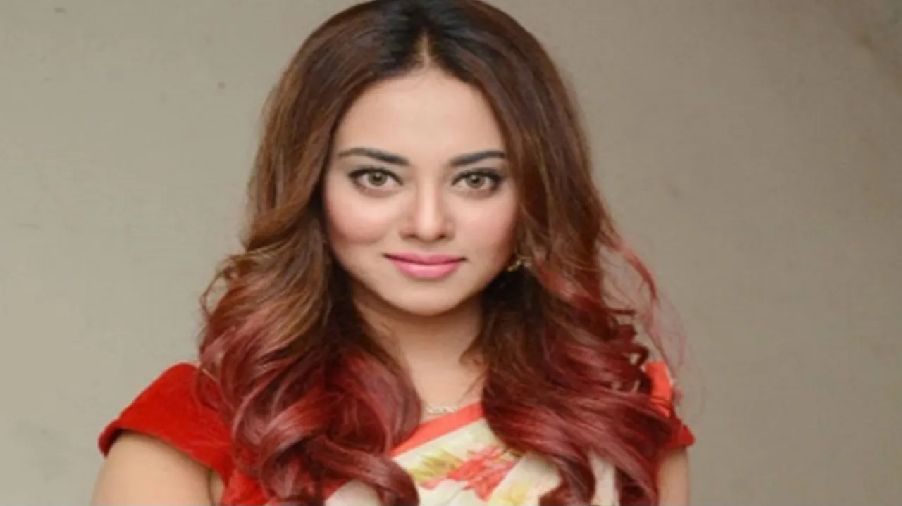চিত্রনায়িকা তমা মির্জার এবি ব্যাংকে নিয়োগ নিয়ে ক্ষোভ, সুবিধাবাদী নীতির অভিযোগ