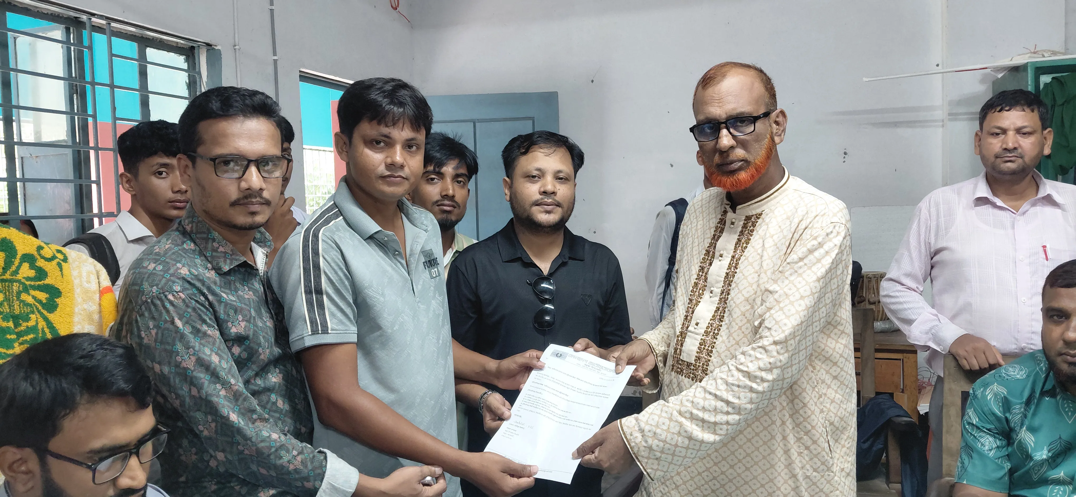 কচুয়ায় বিএনপির ৪৮তম প্রতিষ্ঠাবার্ষিকী উপলক্ষে শিক্ষার্থীদের মাঝে রচনা প্রতিযোগিতার আয়োজন